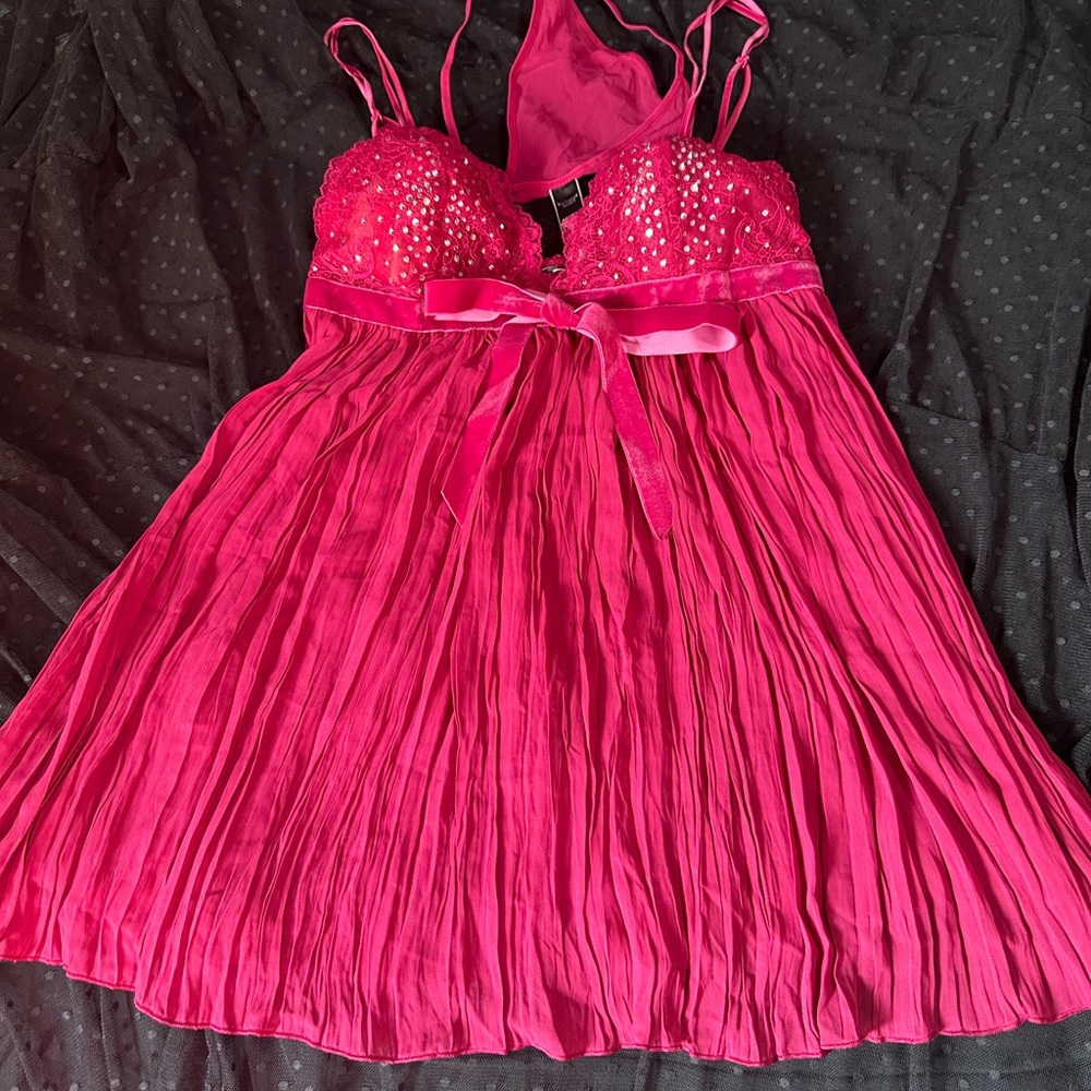 2 peaces Pink Victoria’s secrets Pleated Babydoll Set size M